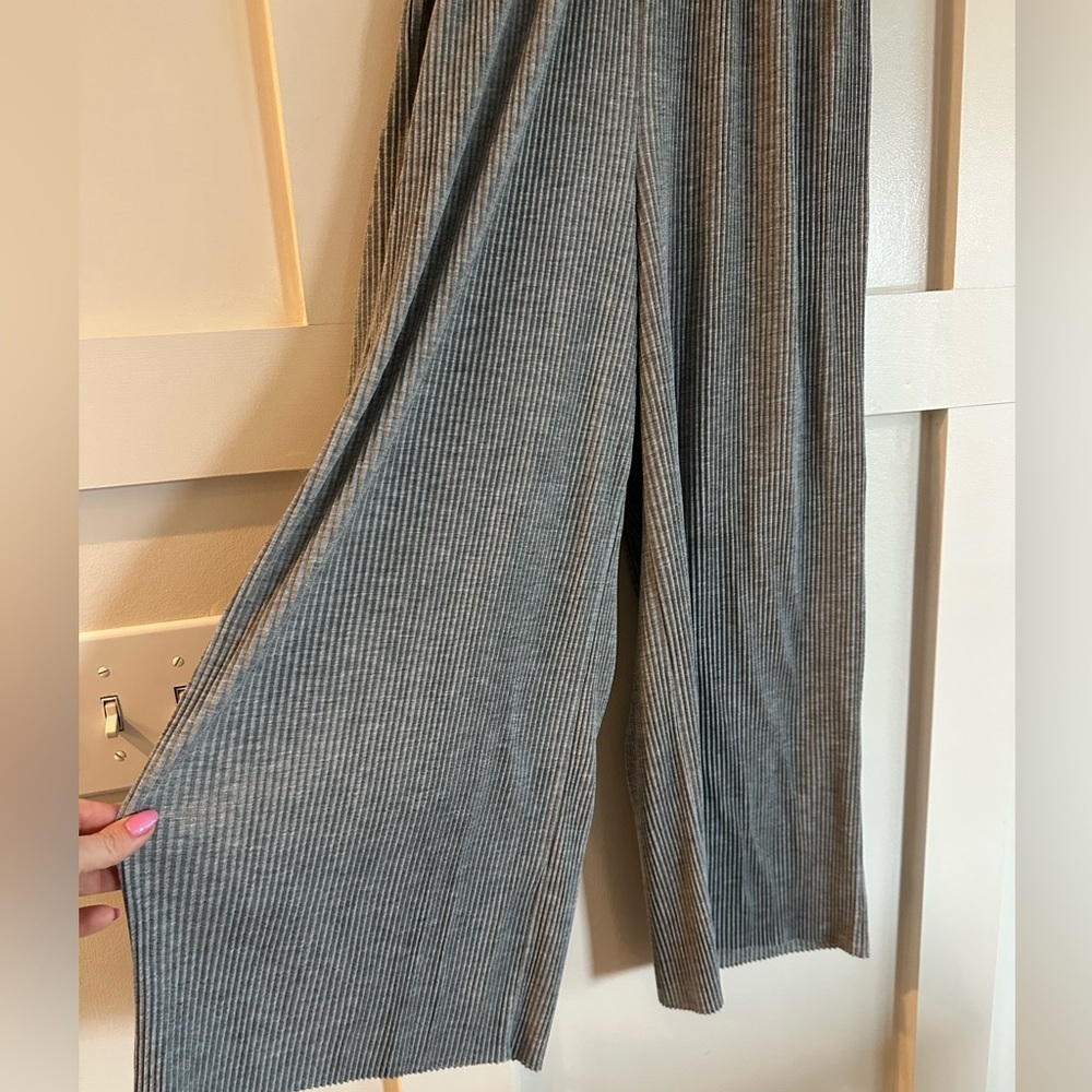 ASOS Gray Ribbed Cropped Wide-Leg Pants - Picture 2 of 4